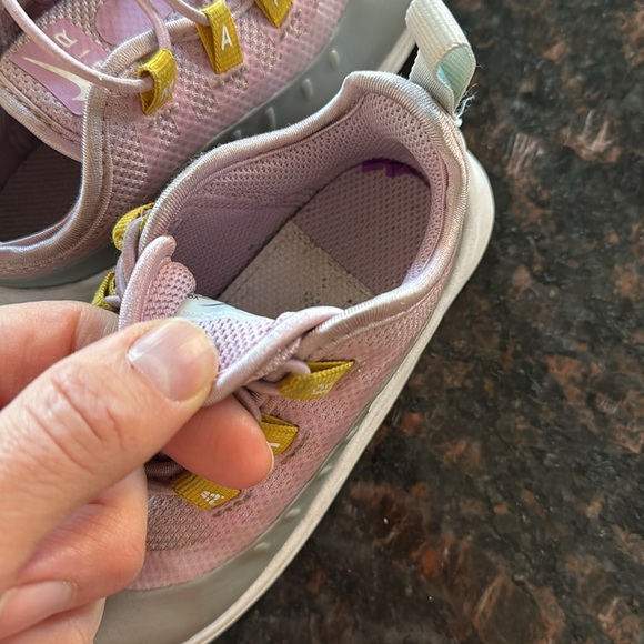 Nike Air Max Axis Kids Shoes - Picture 11 of 11